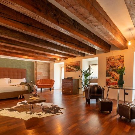 Aurelia Luxury - Piazza Delle Erbe Hotel Verona Kültér fotó