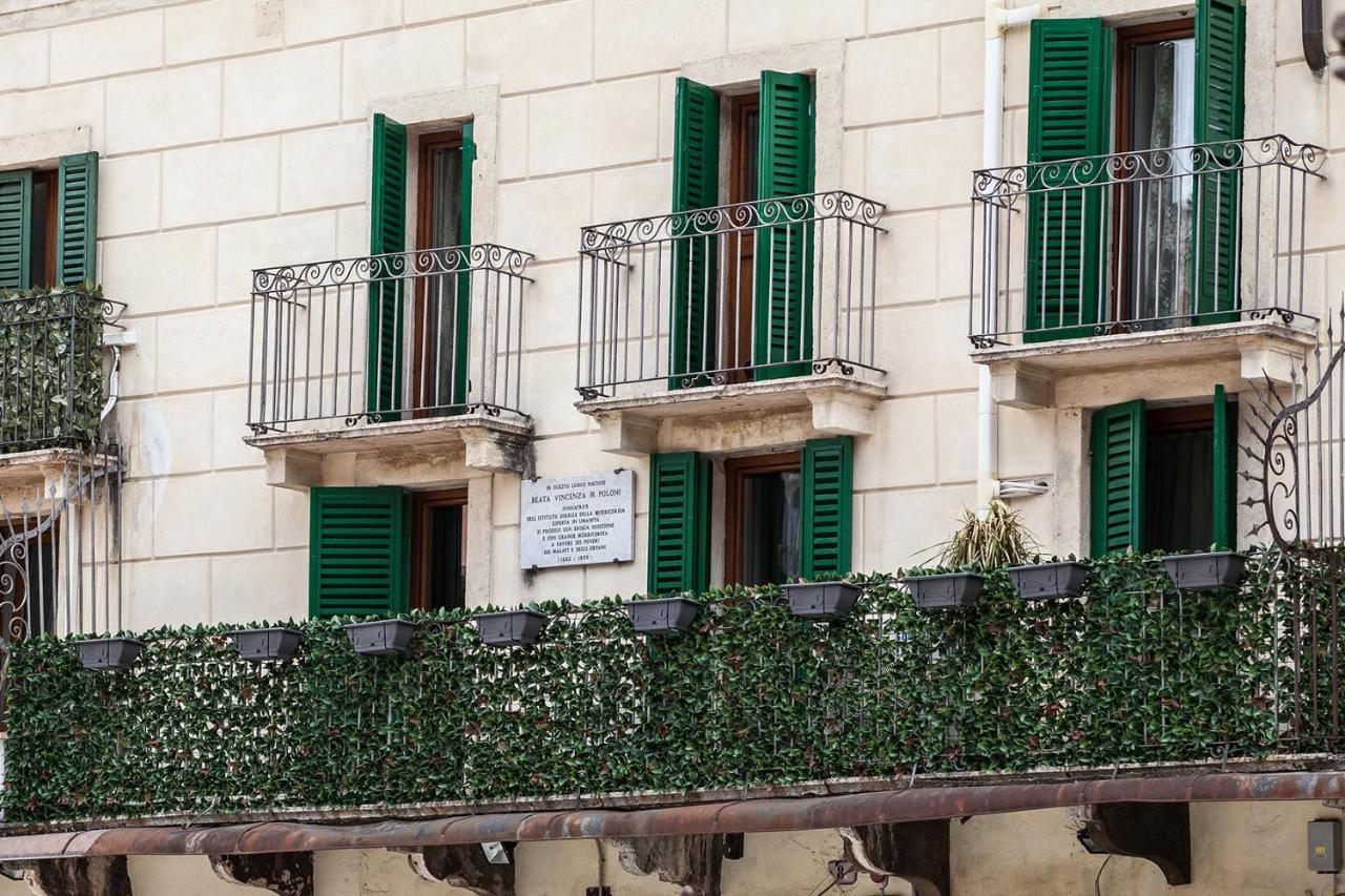 Aurelia Luxury - Piazza Delle Erbe Hotel Verona Kültér fotó